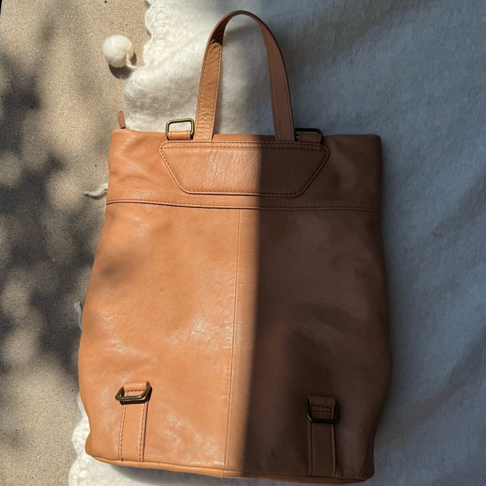 Aspen Tan Leather Convertible Leather Backpack - Picture 9 of 12